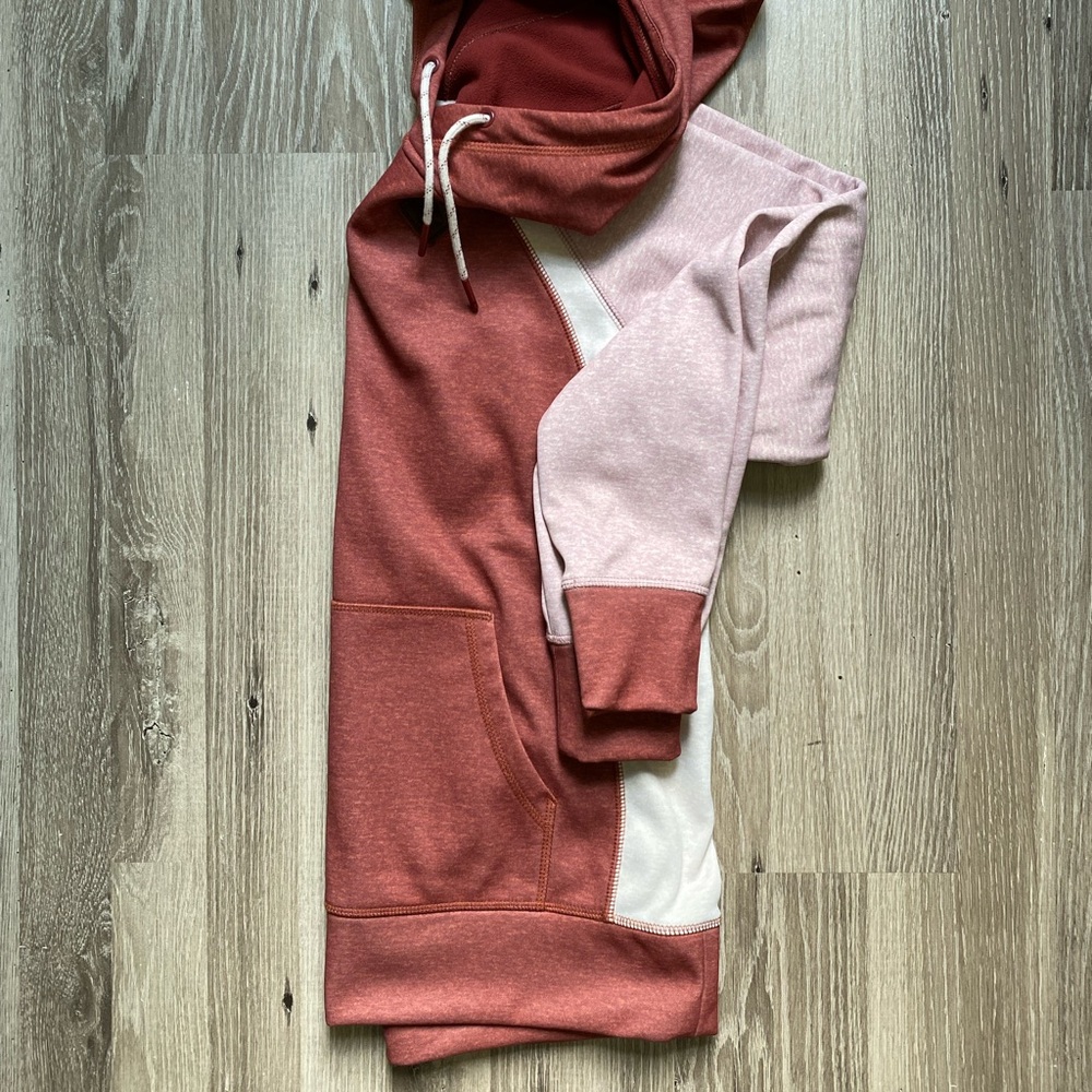 LIKE NEW • Burton Hoodie